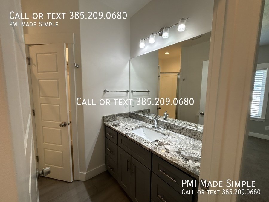 Incredible 3 BR Single Family Home! XMAS SPECIAL $$!! property image