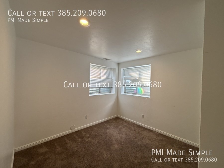 Spacious Single Family Home w/ Big Fenced Back Yard | Pet dog welcome! property image