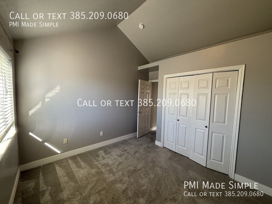 Spacious Single Family Home w/ Big Fenced Back Yard | Pet dog welcome! property image